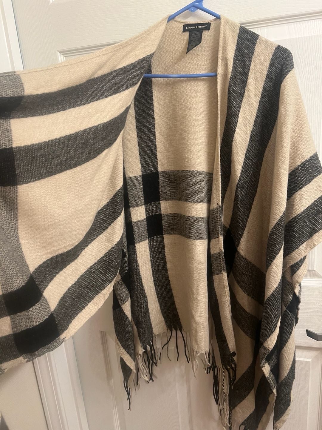 Banana Republic Plaid Wrap Poncho One Size Beige Black NLM0304S Boho 3