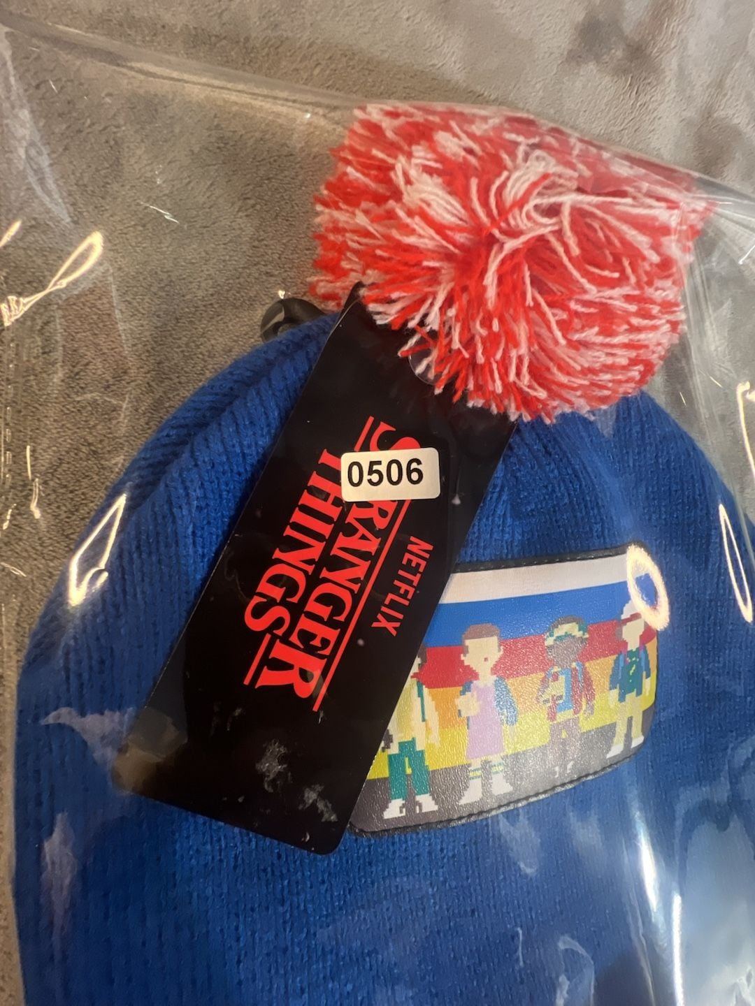 Stranger Things Cuff Beanie OSFM Blue Red White Pom Pom Patch Hat New 7