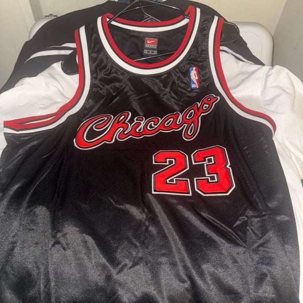 Nike Jordan Chicago Bulls 23 Jersey Size XL Black Satin