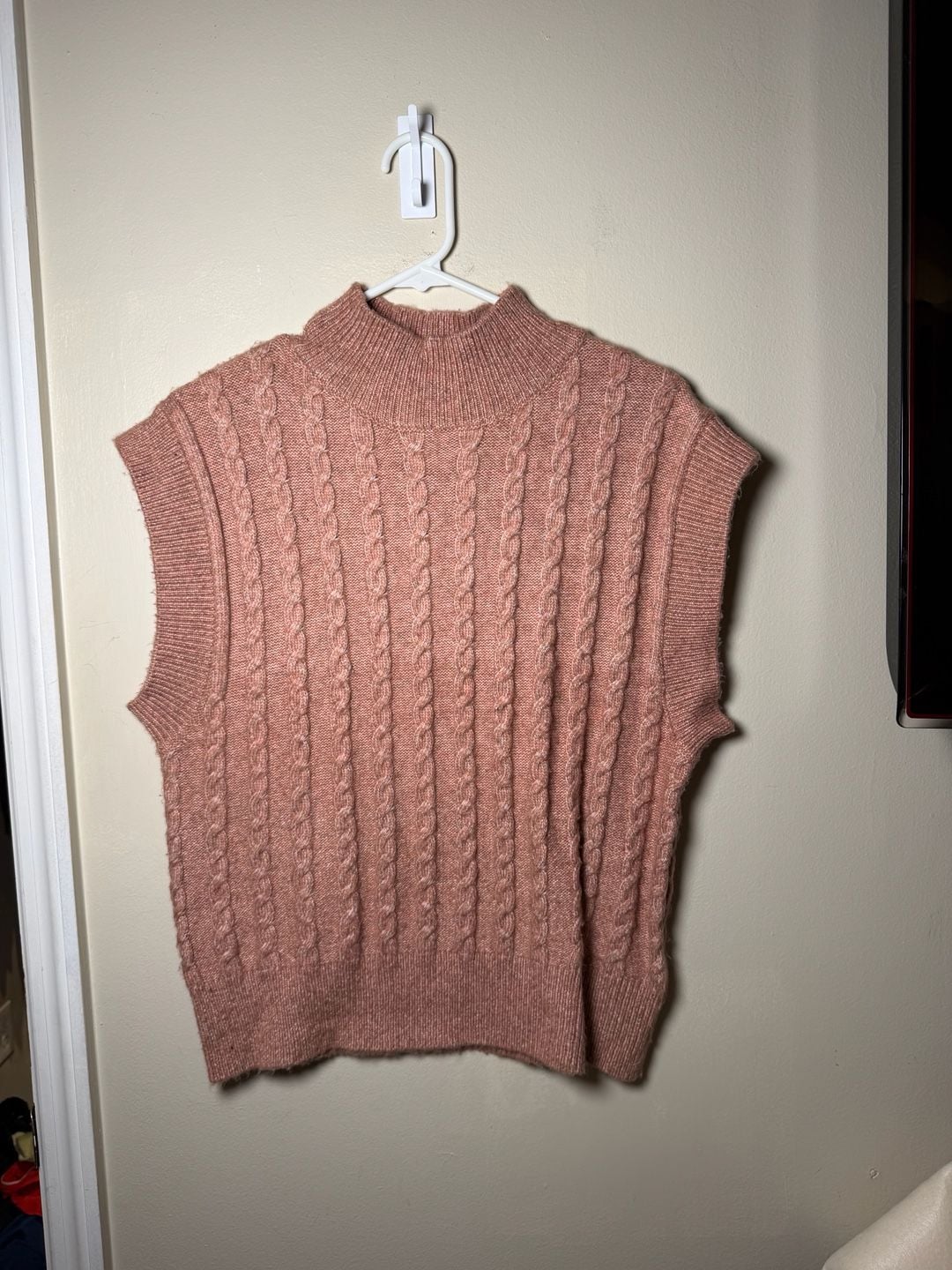 Cupcakes and Cashmere Cable Knit Sweater Vest Size S Pink 2