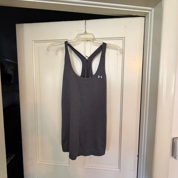 Under Armour HeatGear Tank Top Size MD/M Gray Racerback