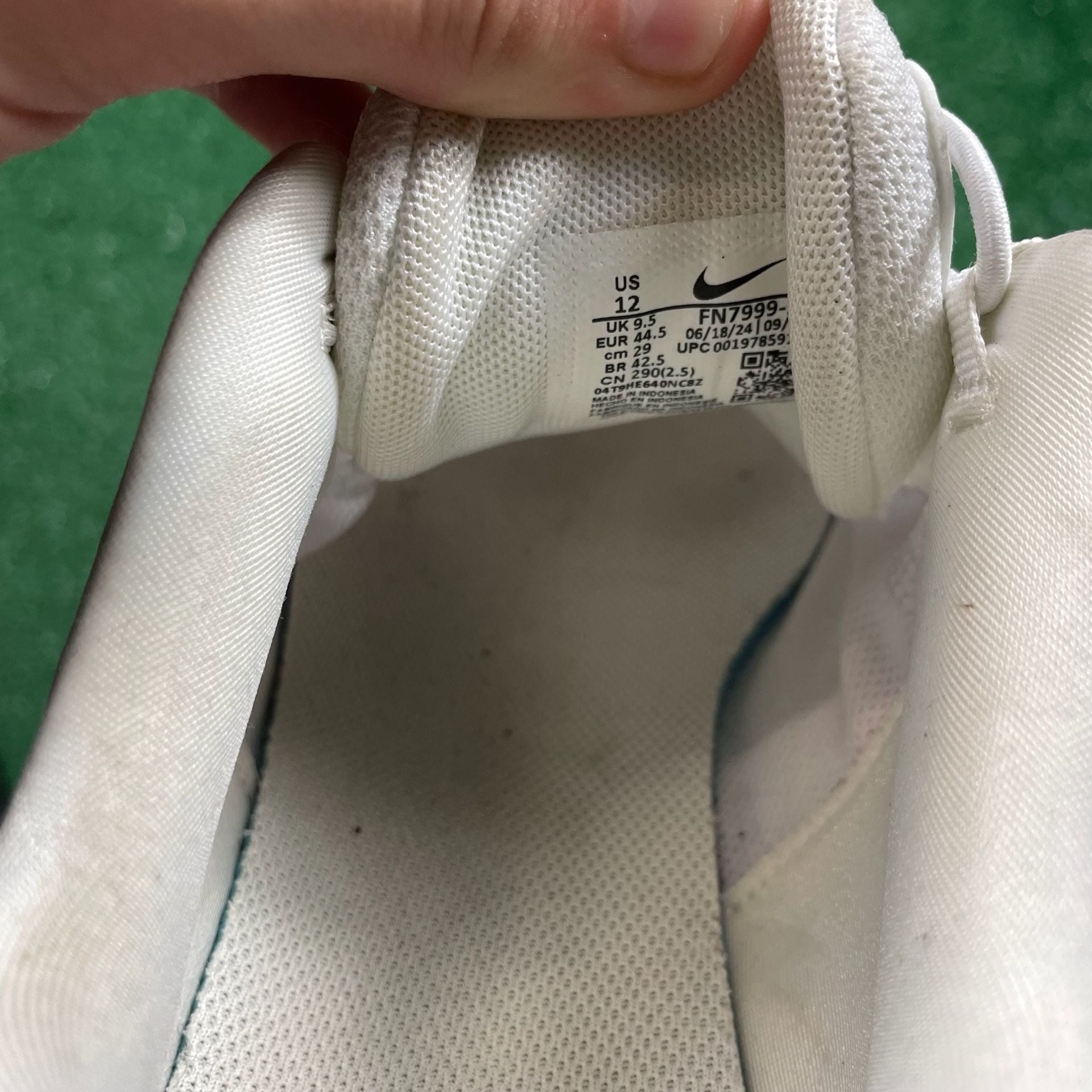 Nike Revolution 7 EasyOn Size 12 White Running Shoes 7