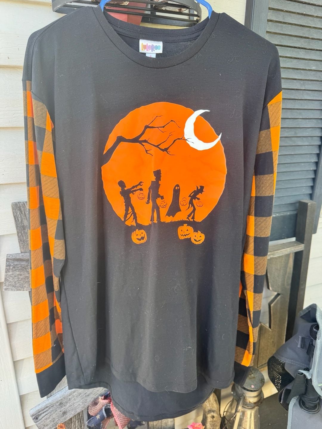 LuLaRoe Hudson Long Sleeve Size S Halloween Orange Moon Graphic Tee 2