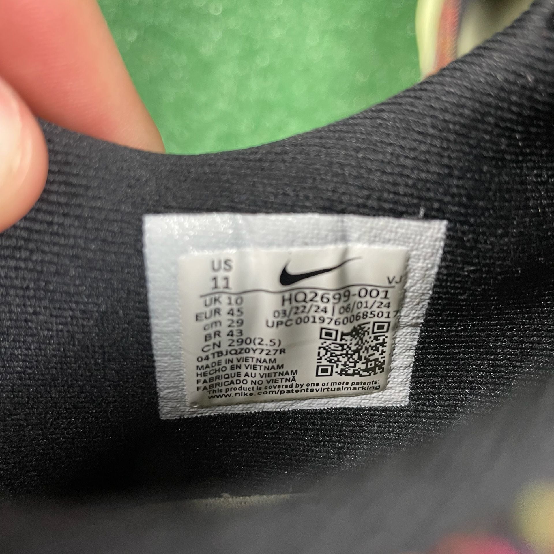 Nike Interact Run EasyOn SE Size 11 Black Barely Volt 7