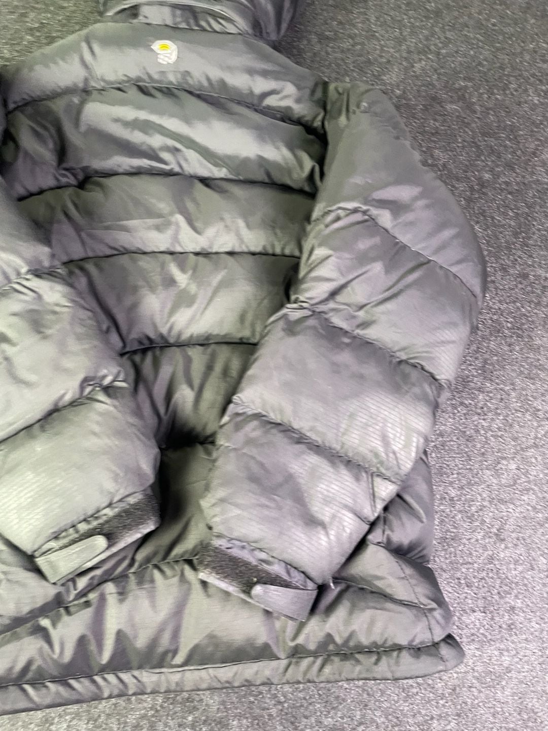 Mountain Hardwear Puffer Jacket Size XS Black Down Hooded 10