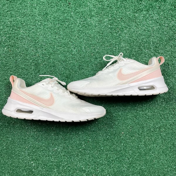 Nike Air Max Nuaxis Size 12 White Pink