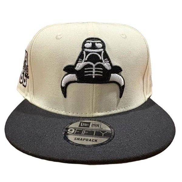 New Era Chicago Bulls 9FIFTY Snapback Hat Cream Black Established 66