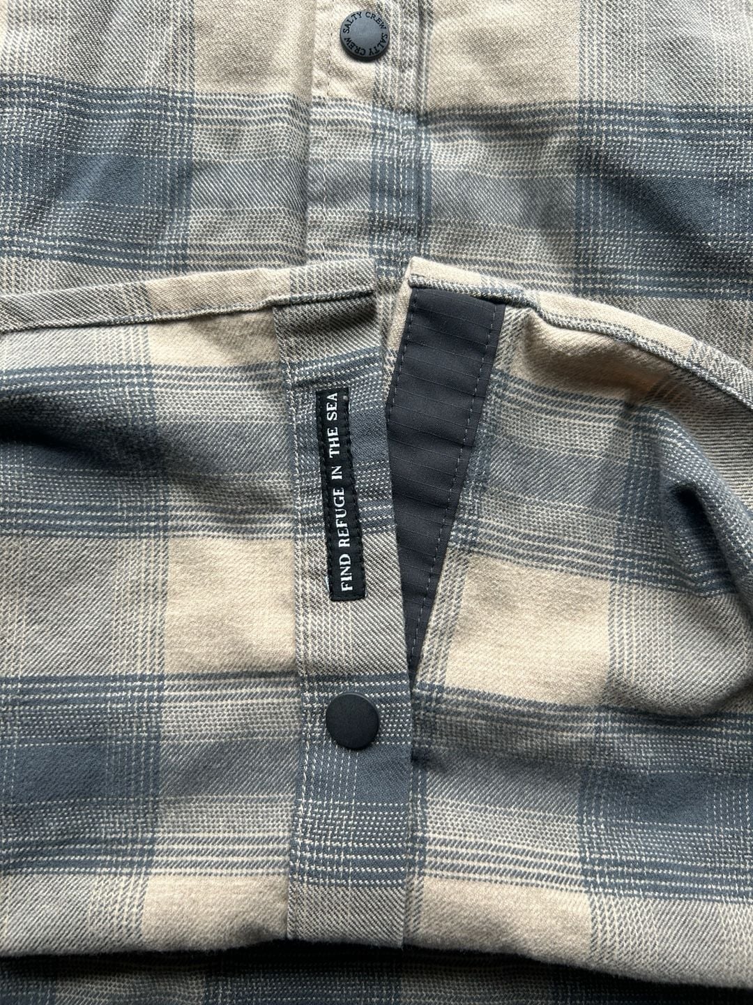 Salty Crew Flannel Shirt Size XXL Plaid Long Sleeve 8