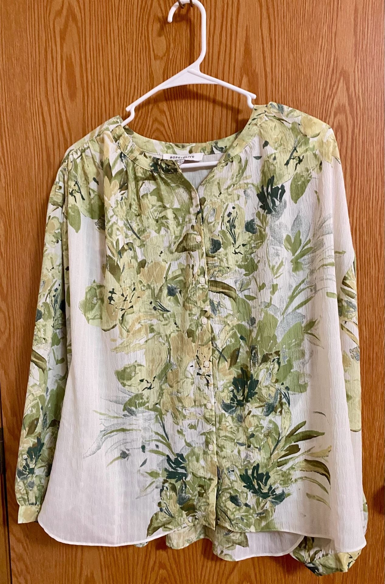 Rose + Olive Blouse Size M Green Floral Long Sleeve Button Down Top 2