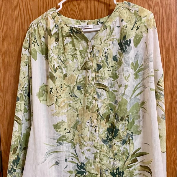 Rose + Olive Blouse Size M Green Floral Long Sleeve Button Down Top