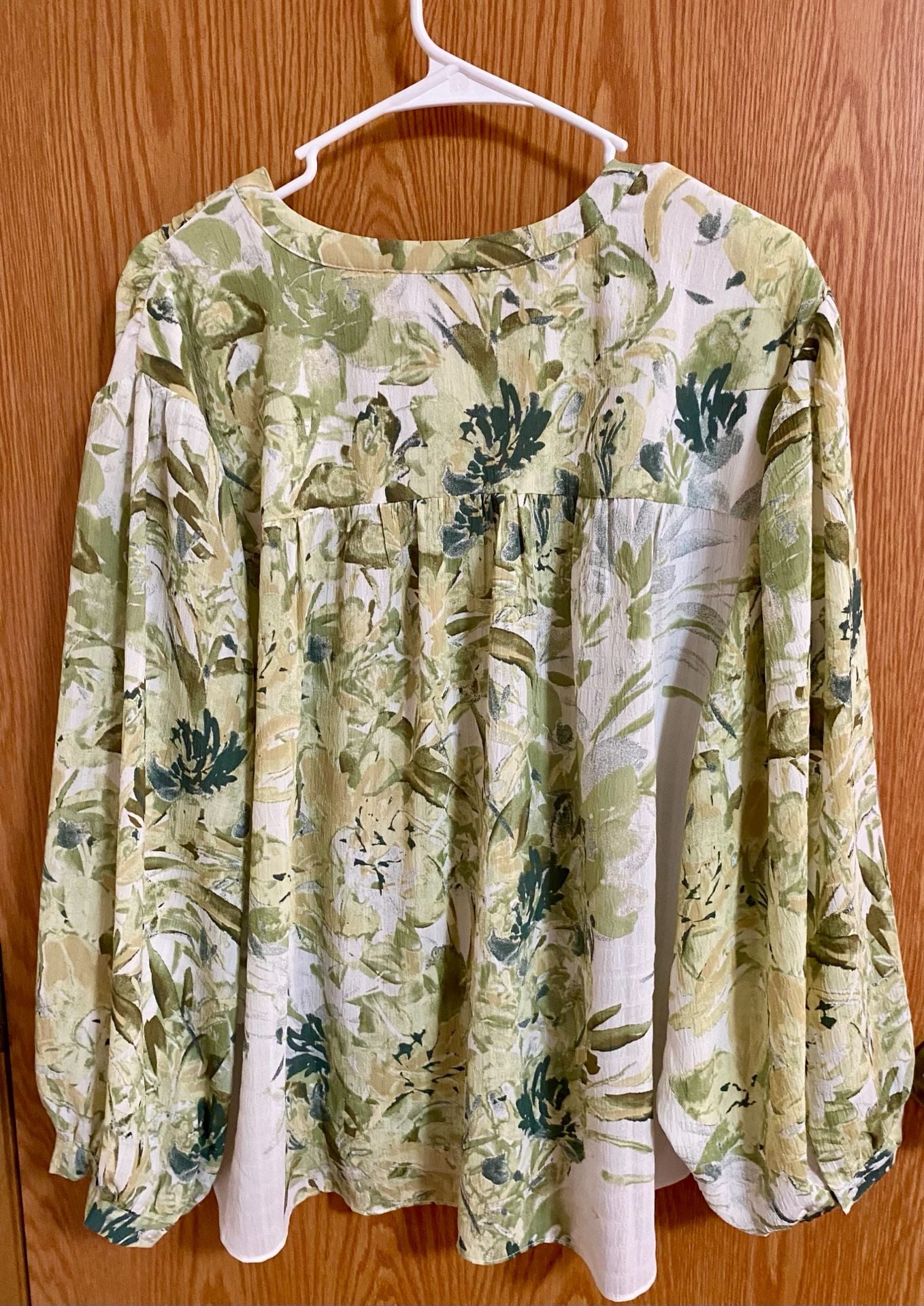 Rose + Olive Blouse Size M Green Floral Long Sleeve Button Down Top 4