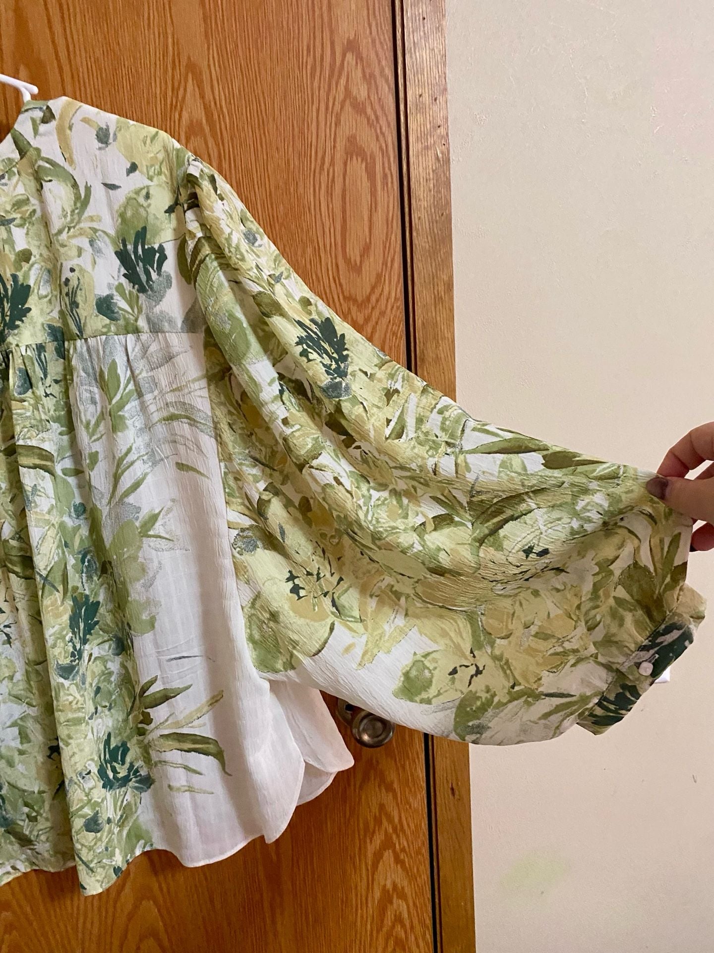 Rose + Olive Blouse Size M Green Floral Long Sleeve Button Down Top 5