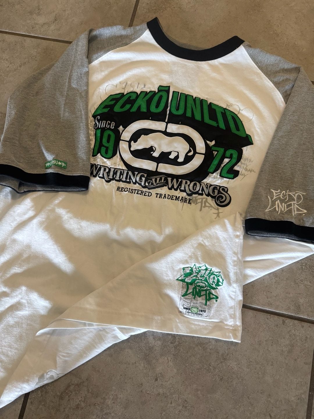 Ecko Unltd Graphic T-Shirt XL White Gray Raglan 3