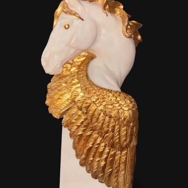 Rivoli Polyresin Feathered Horse Head Figurine