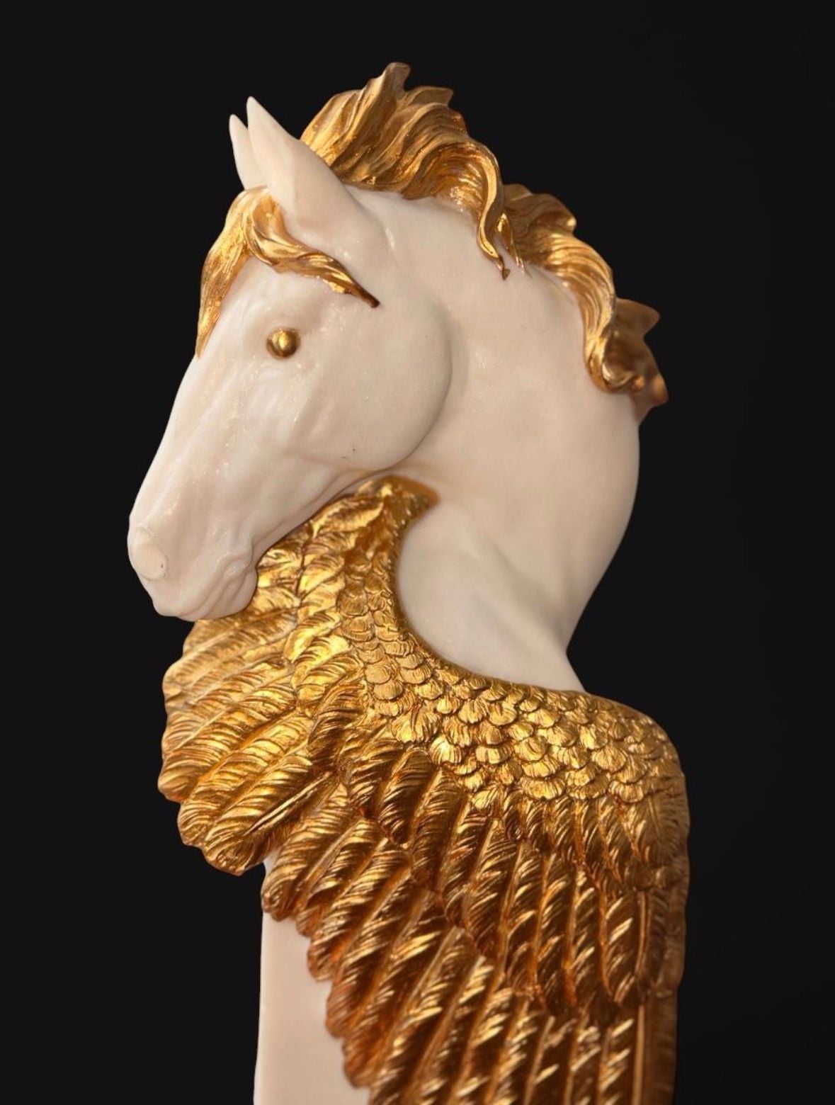 Rivoli Polyresin Feathered Horse Head Figurine 2