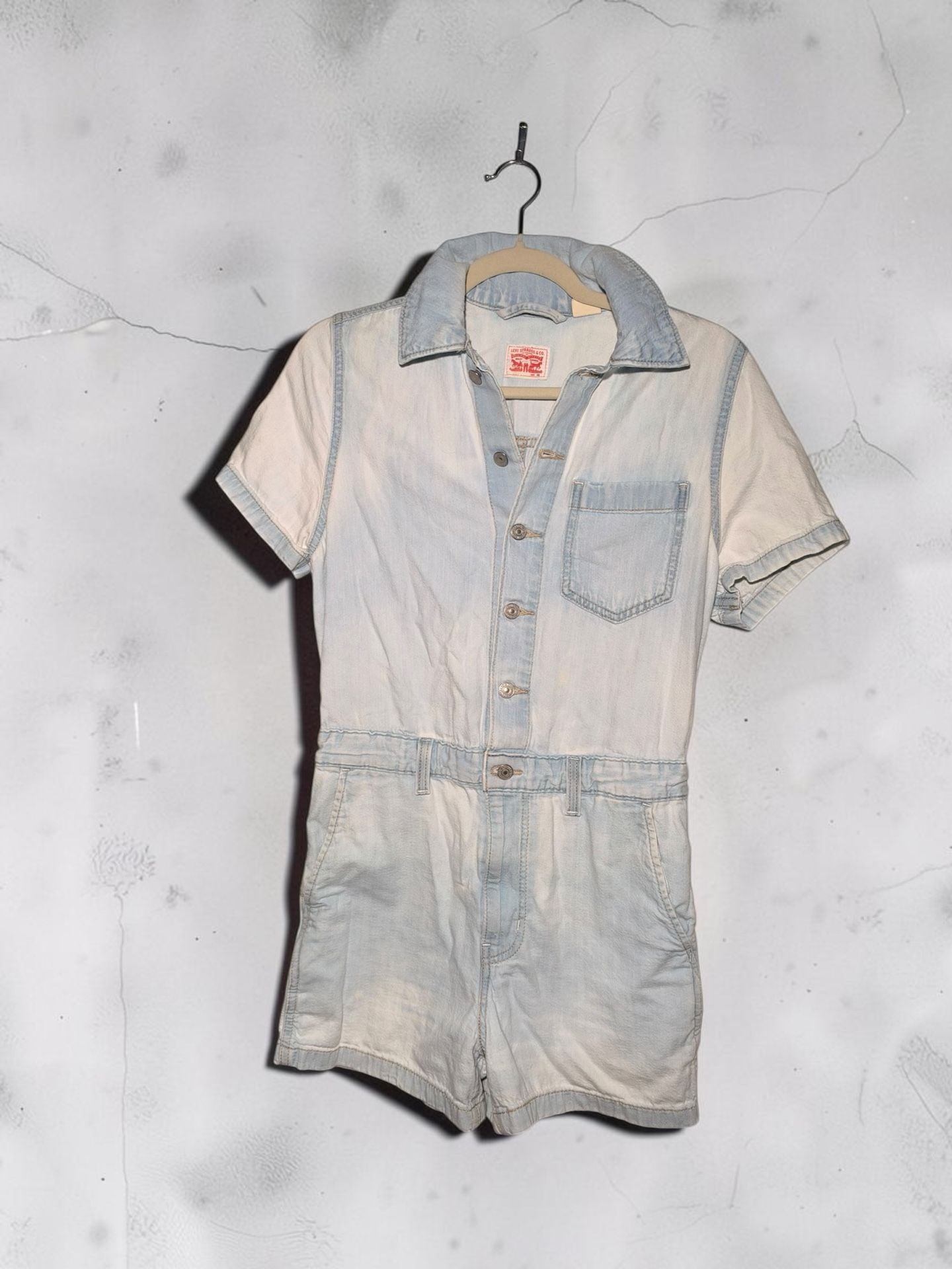 Levi's 2