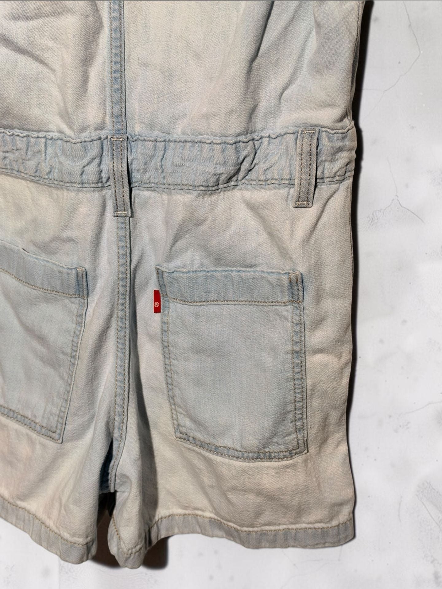 Levi's 6