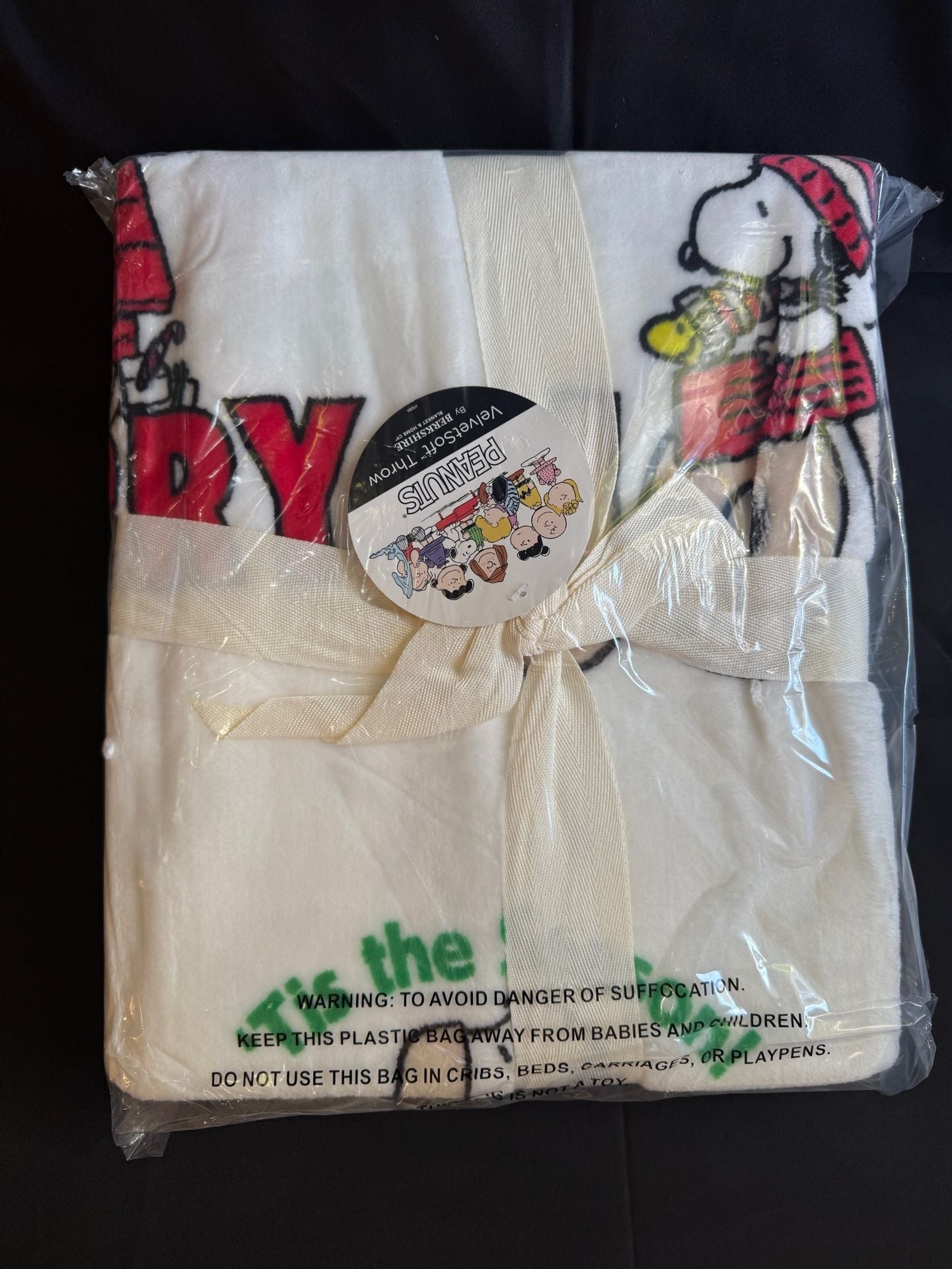 Peanuts Berkshire VelvetSoft Throw Blanket Tis The Season Snoopy Christmas 1