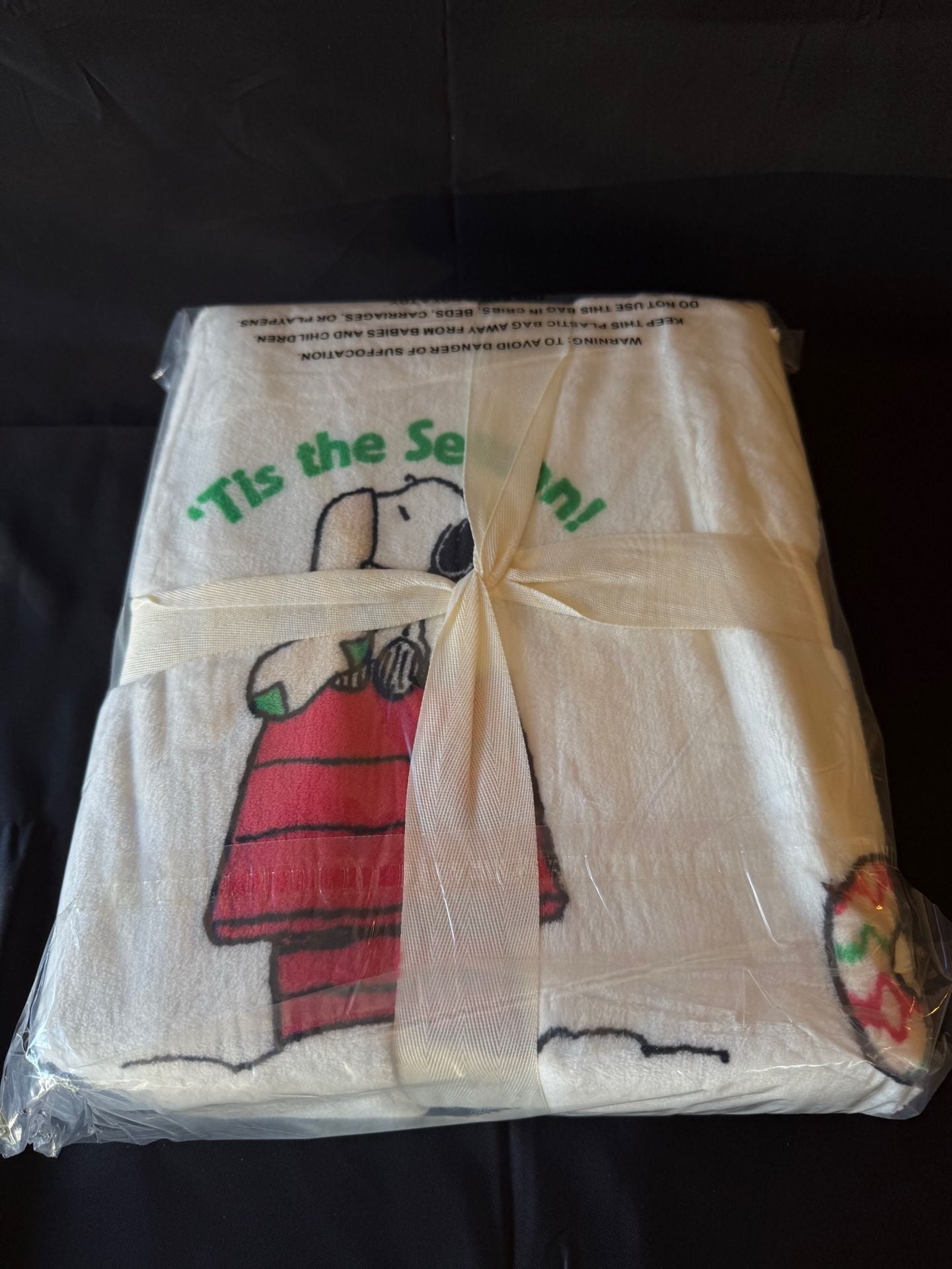 Peanuts Berkshire VelvetSoft Throw Blanket Tis The Season Snoopy Christmas 2