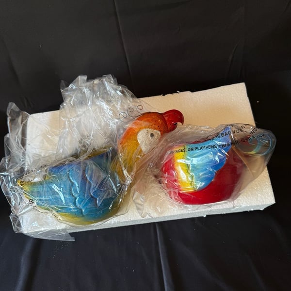 Marigold Parrot Planter Set Metal Outdoor Garden Statues