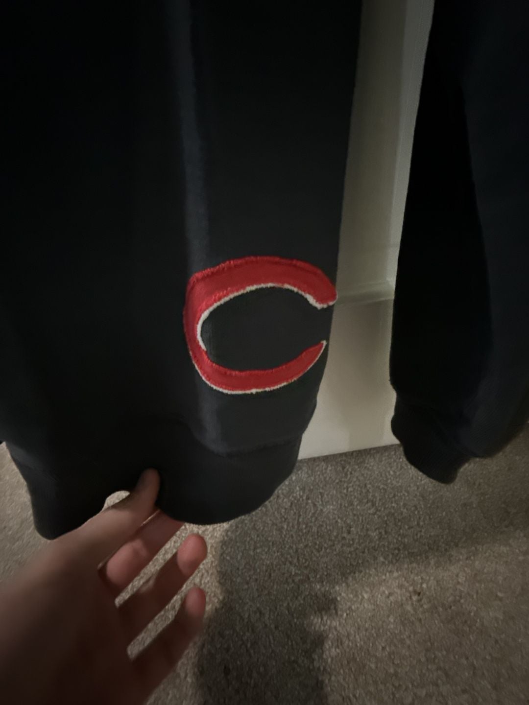 47 Cincinnati Reds Quarter-Zip Sweatshirt Medium Black MLB 4