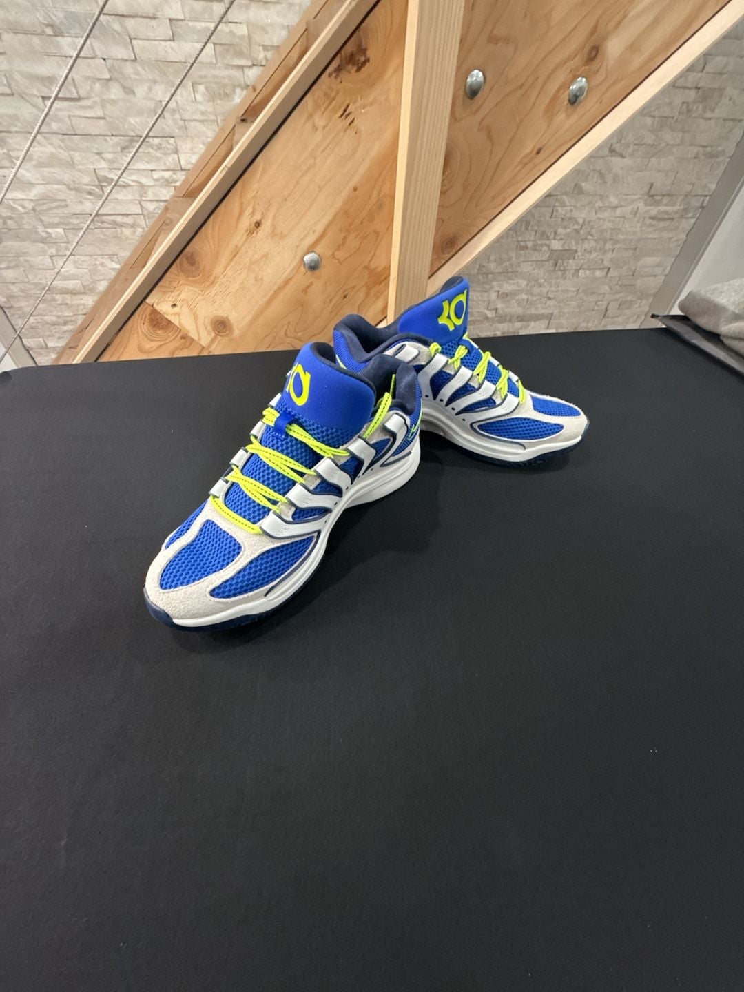 Nike KD18 Size 10 Hyper Royal Neon Yellow 2
