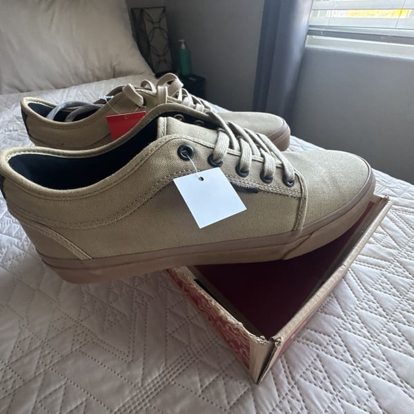 Vans Chukka Low Size 11.0 Cornstalk Gum Skate Shoes