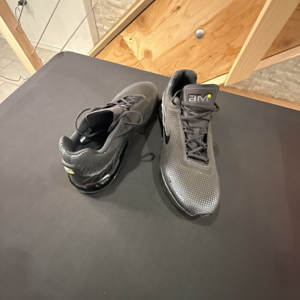 Nike Air Max Phoenix Size 11.5 Black Anthracite Sneakers with Box