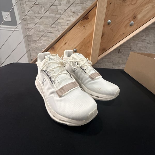 On Cloudnova 2 Size 10 Ice Sand Casual Sneakers