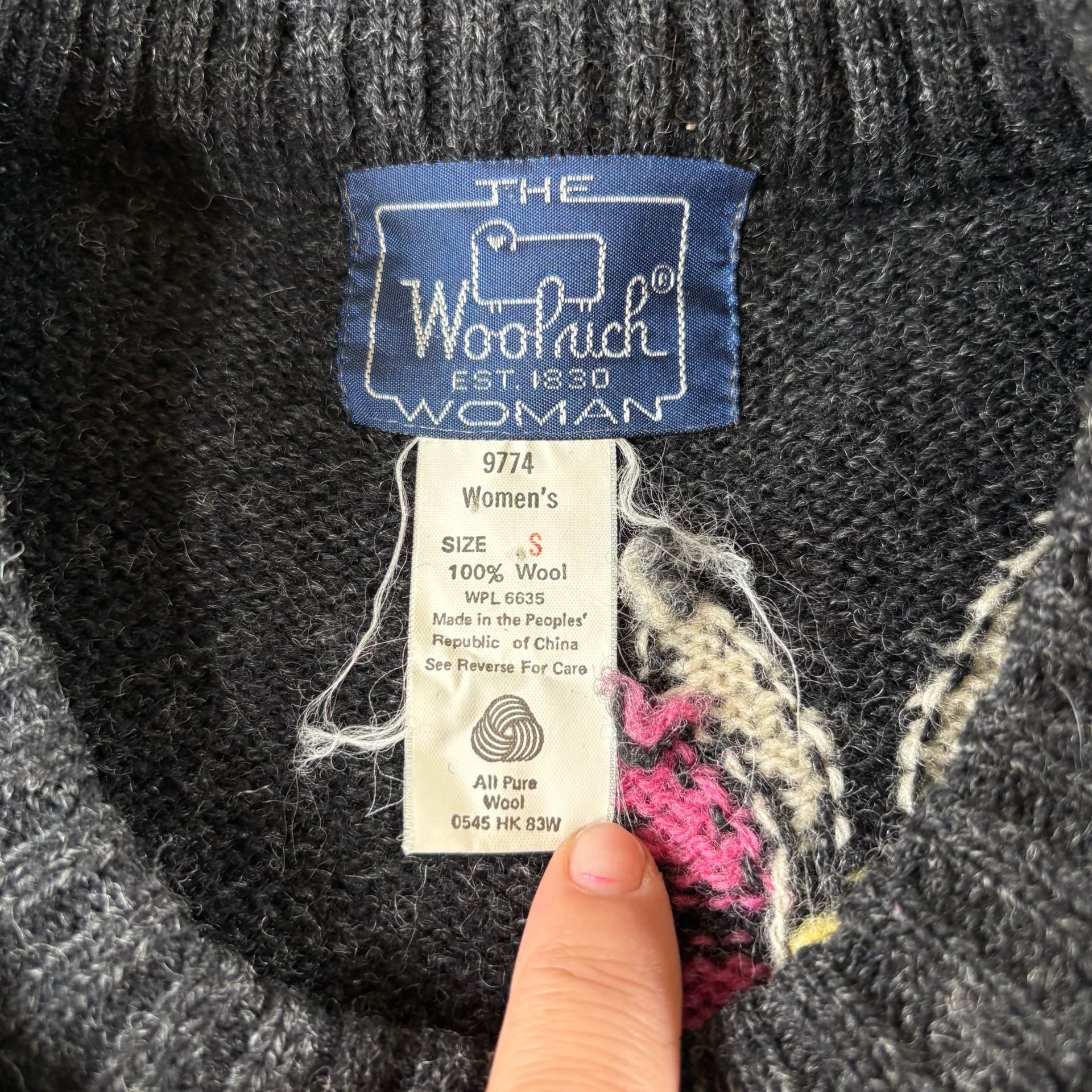 Woolrich Woman Wool Vest Size S Charcoal Floral Fair Isle Knit Sweater 4