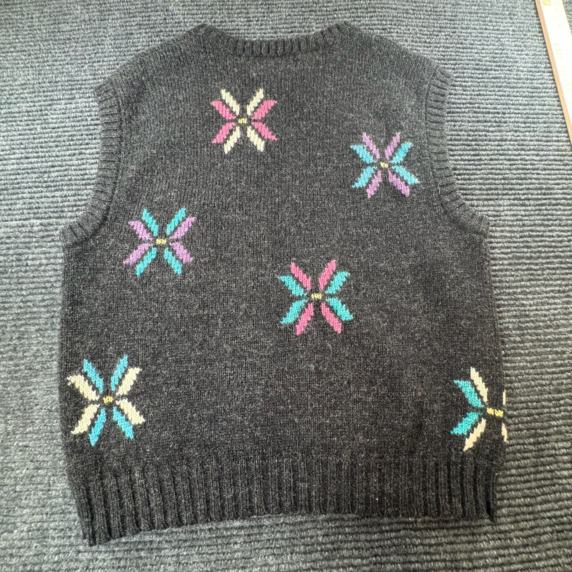 Woolrich Woman Wool Vest Size S Charcoal Floral Fair Isle Knit Sweater 6
