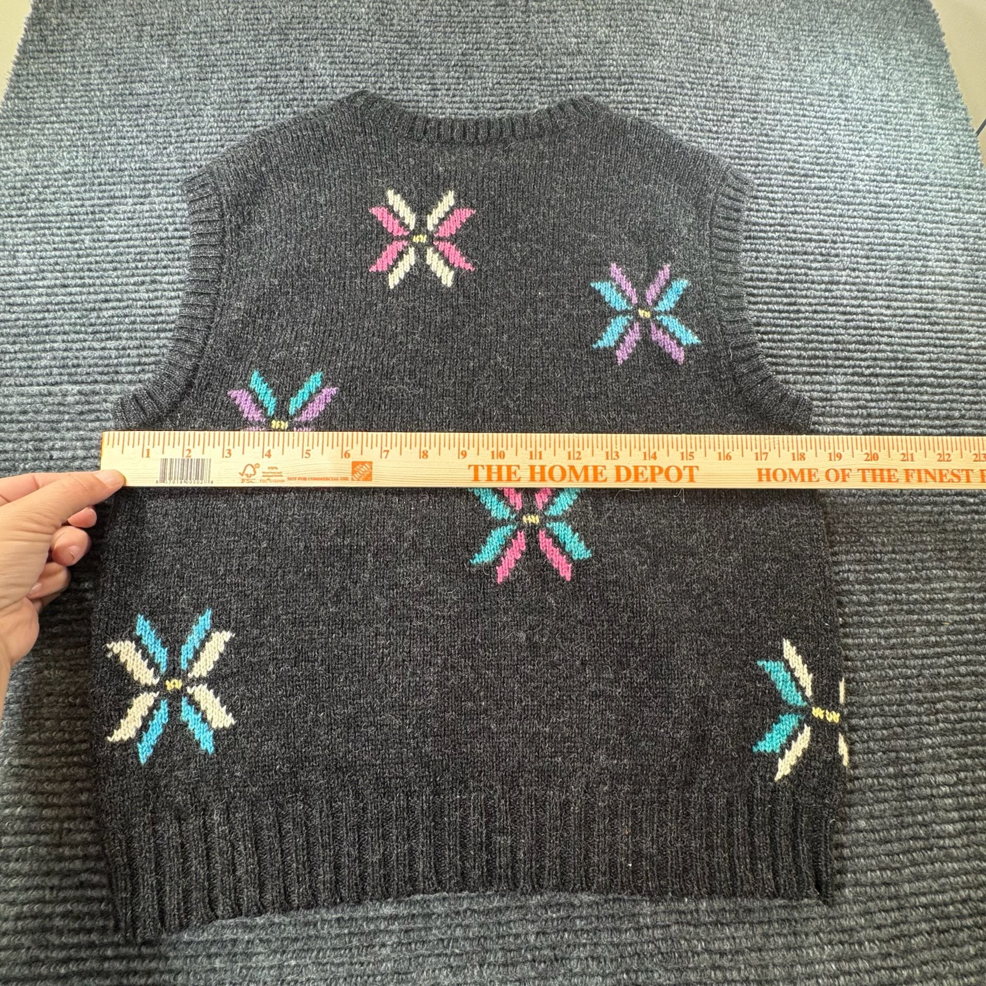 Woolrich Woman Wool Vest Size S Charcoal Floral Fair Isle Knit Sweater 7
