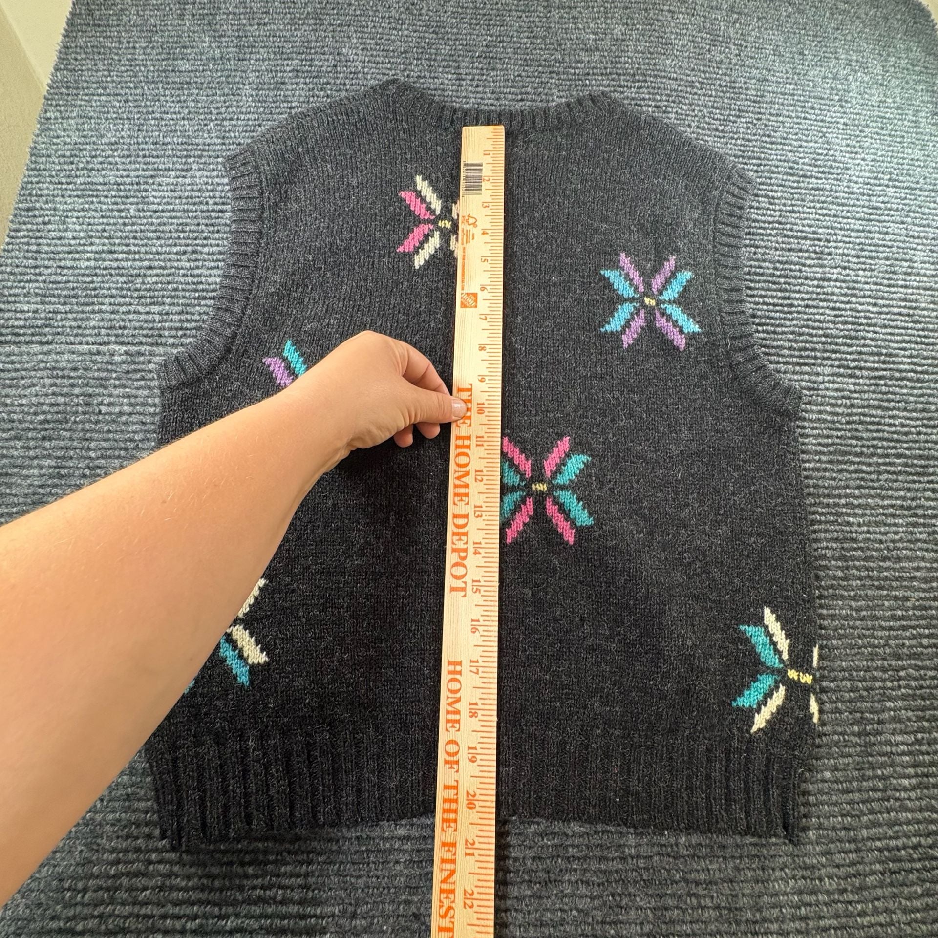 Woolrich Woman Wool Vest Size S Charcoal Floral Fair Isle Knit Sweater 9