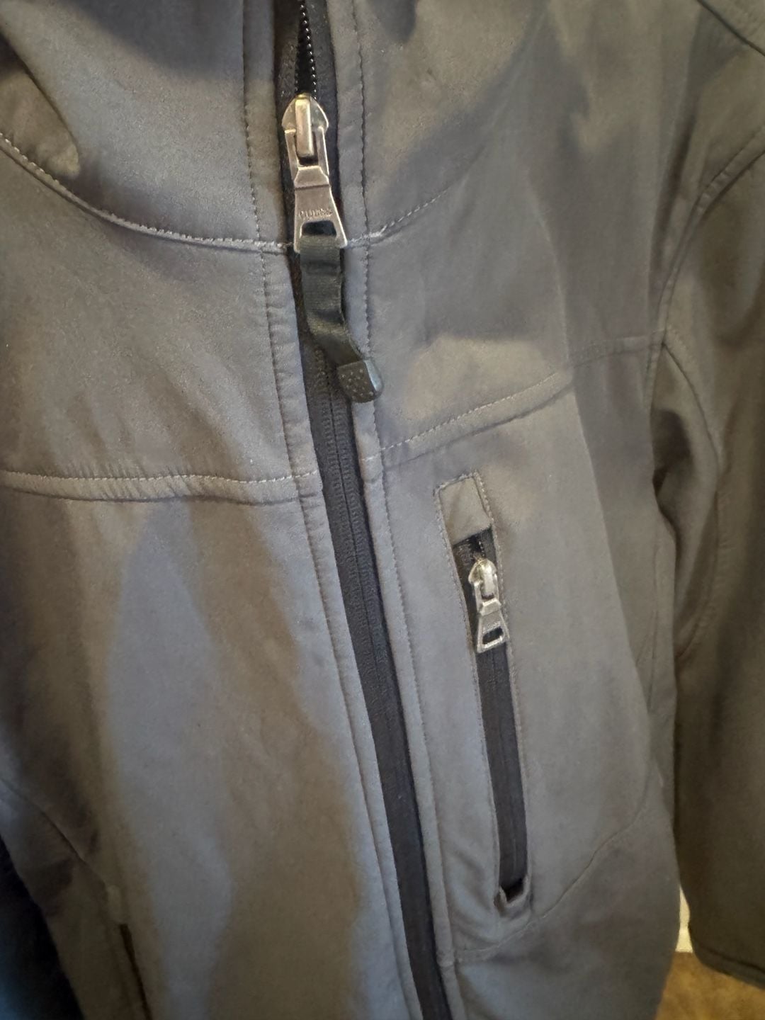 Guess Softshell Jacket Gray Mens Medium 4