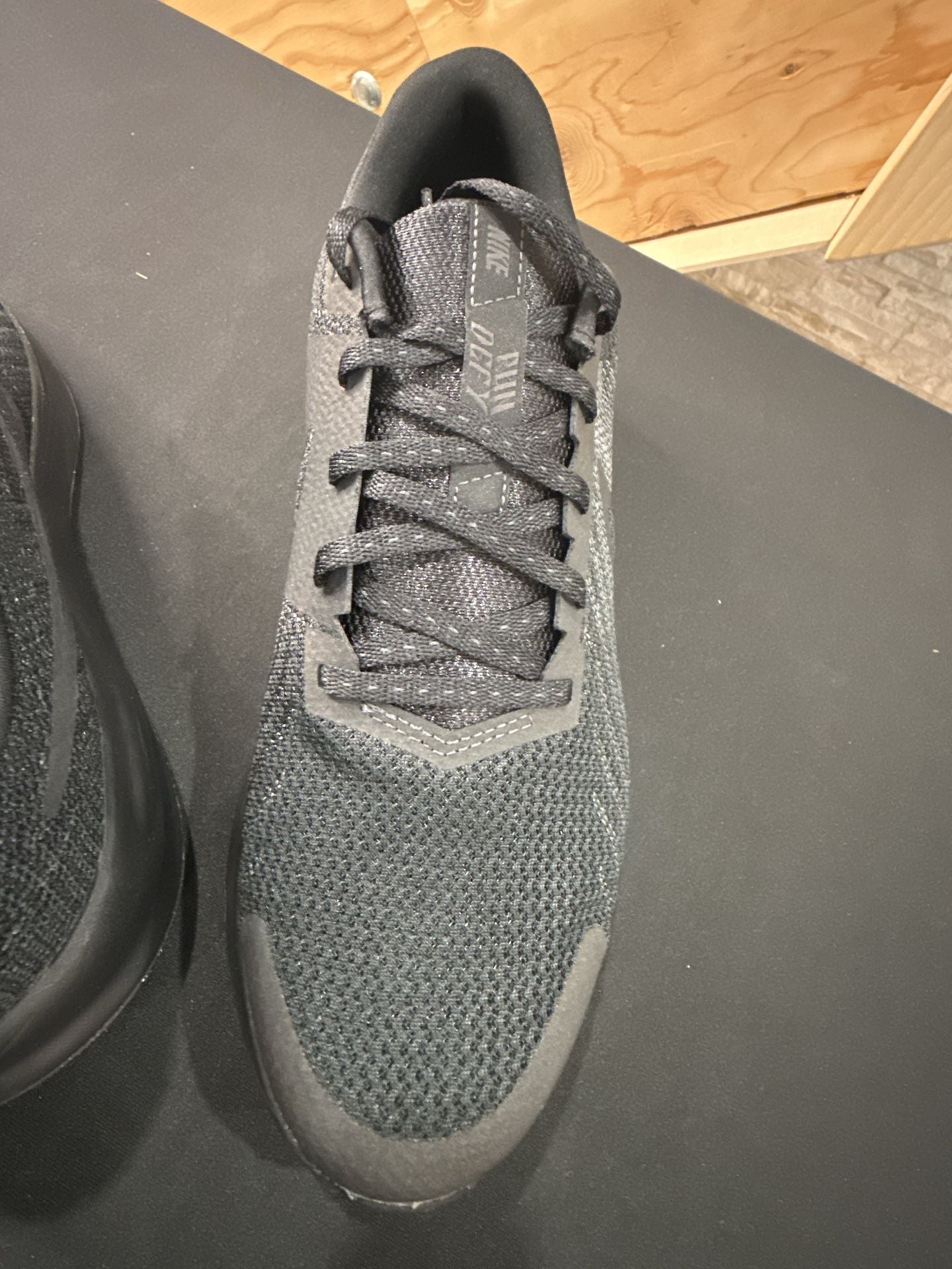 Nike Run Defy Size 10.5 Black Anthracite Running Shoes 3