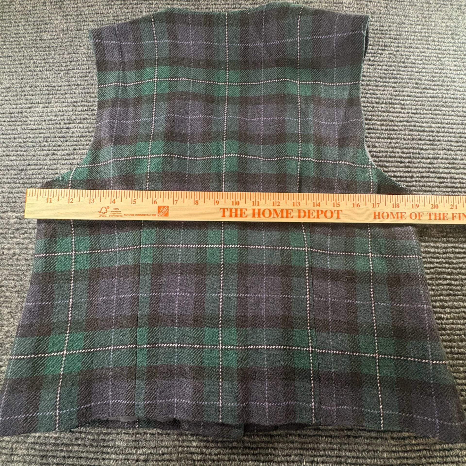 Chelsea Campbell Plaid Vest Size M Green Black Tartan Wool Button Front 6