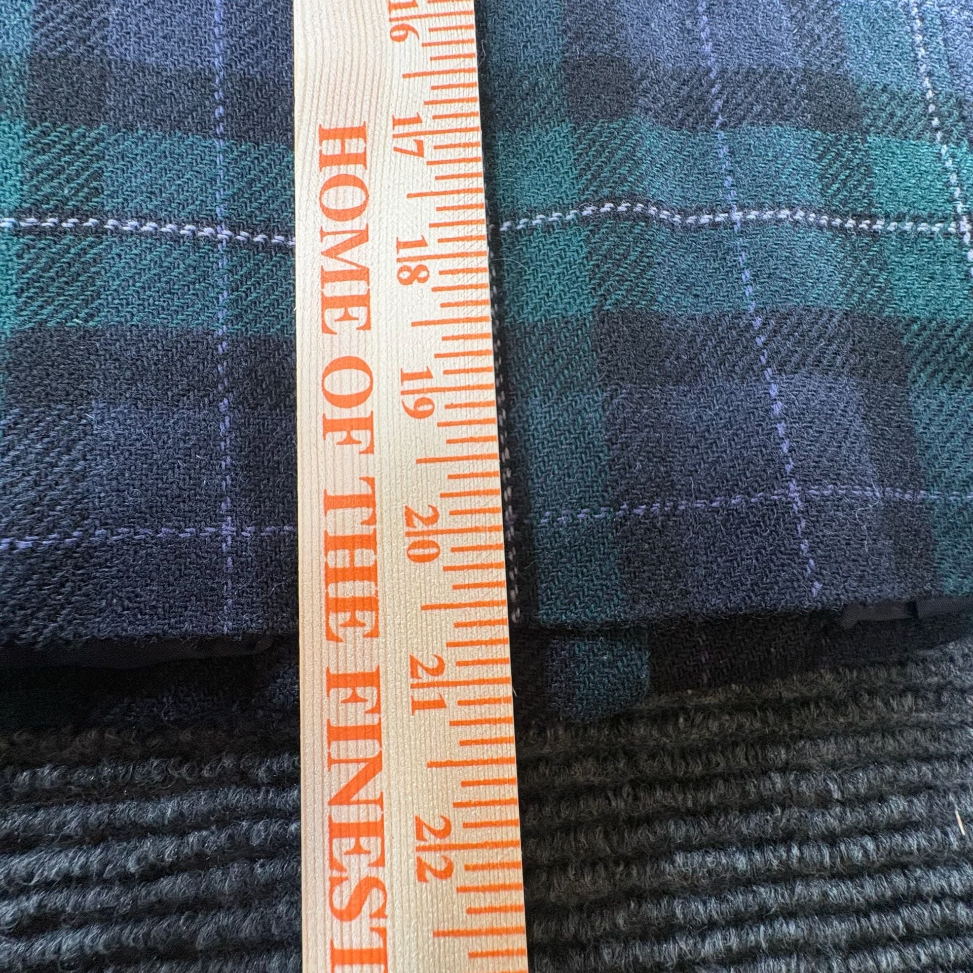 Chelsea Campbell Plaid Vest Size M Green Black Tartan Wool Button Front 8