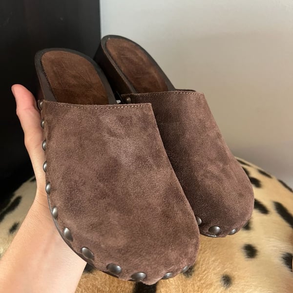 Dolce Vita Alanis Studded Suede Clogs Size 37 Brown Platform Mules