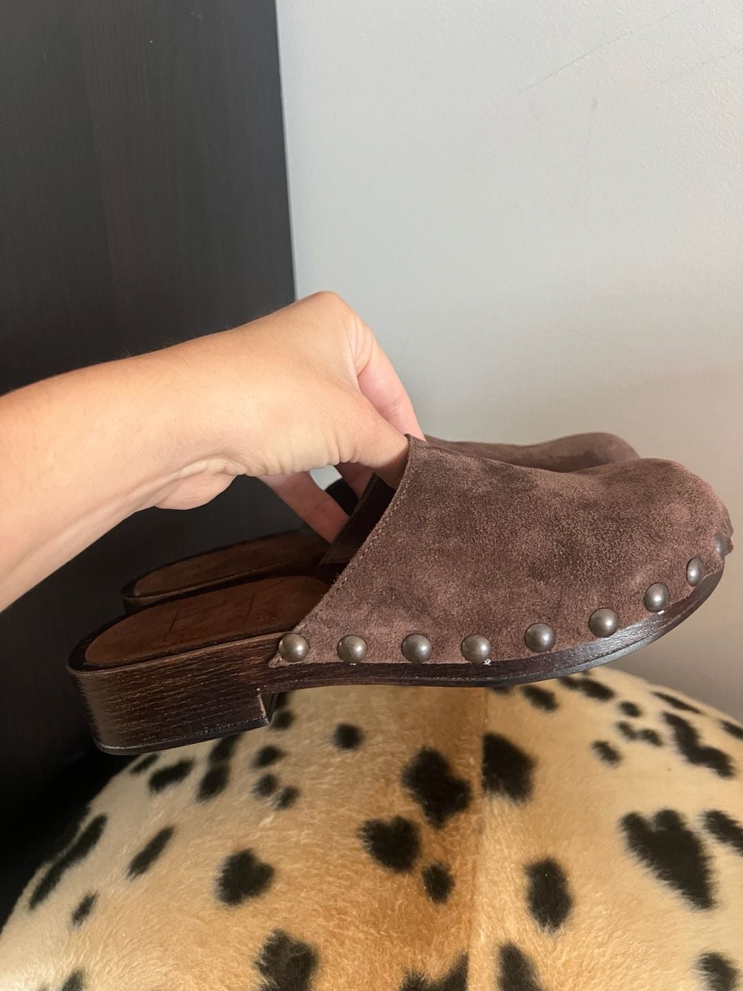 Dolce Vita Alanis Studded Suede Clogs Size 37 Brown Platform Mules 3