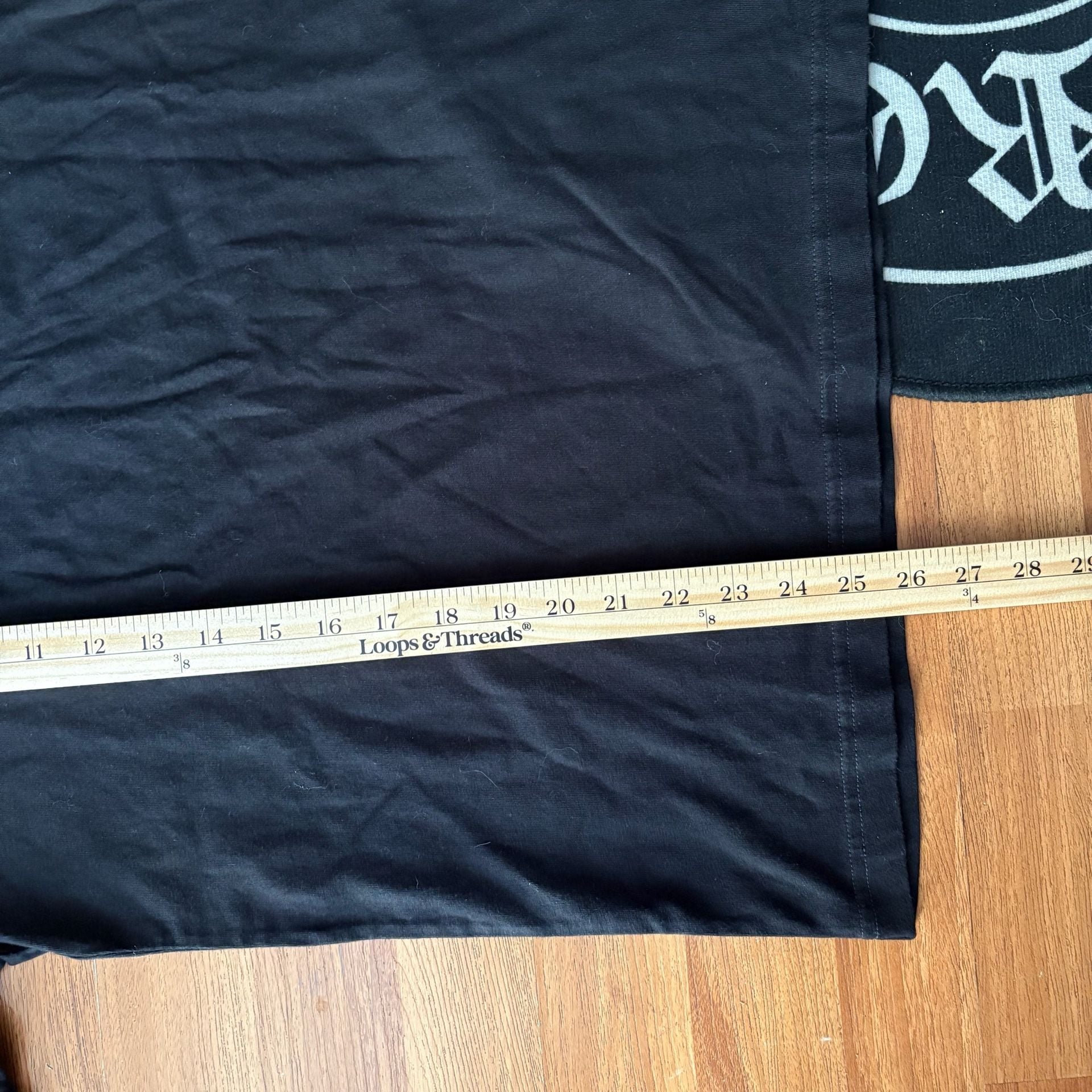 NWT Deadstock Uniqlo Attack On Titan Graphic T-Shirt XS 7