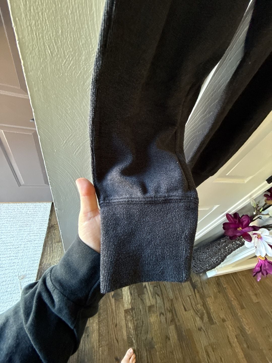 Wilfred Free Knit Jogger Pants Size M Charcoal Black Lounge Sweatpants 3