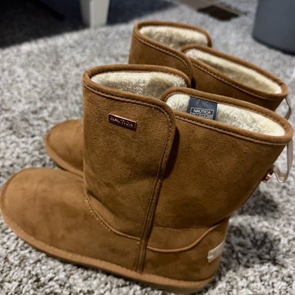 Nautica Bruton Youth Boots Size 5 Tan Faux Shearling