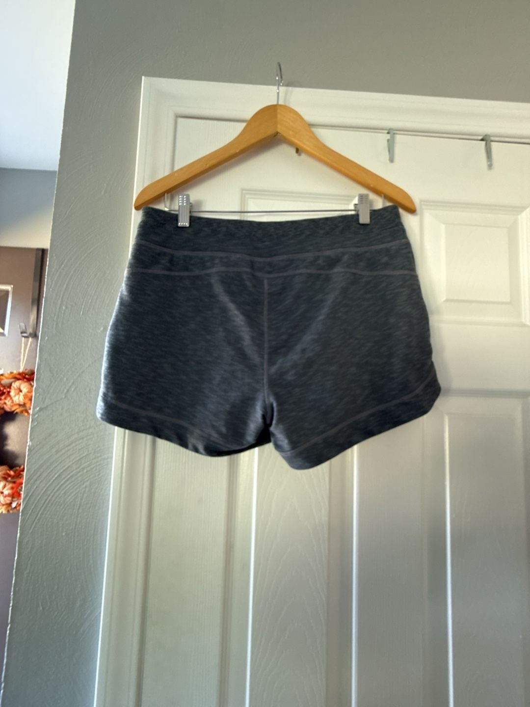 Athleta Athletic Shorts Size S Gray Drawstring Pockets 4