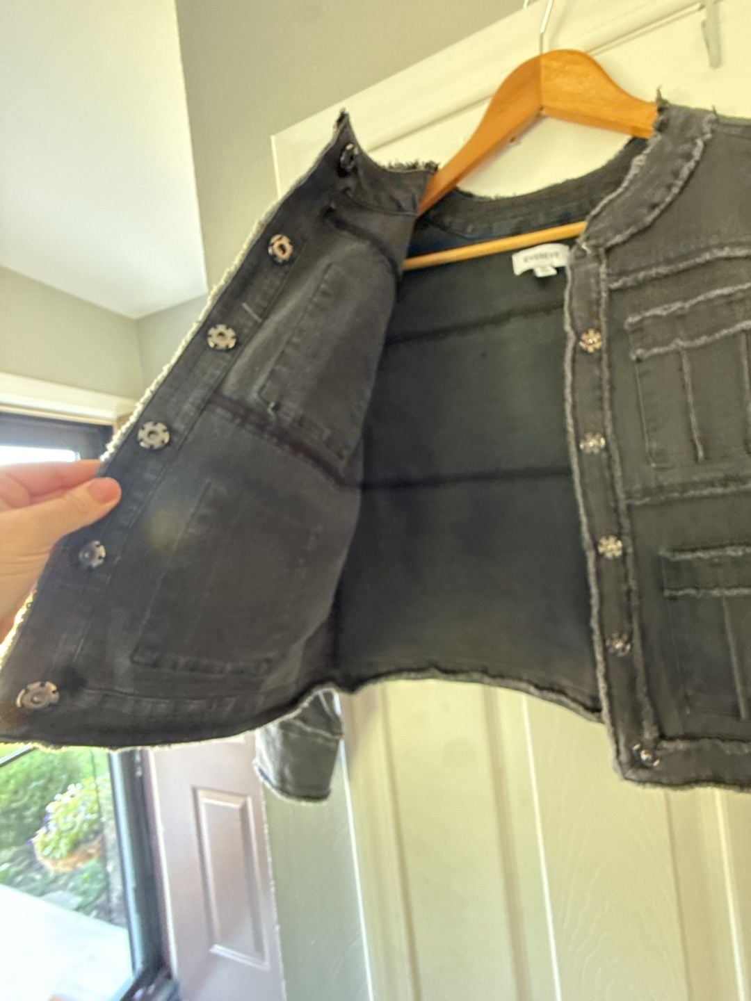Evereve Denim Jacket Size XS Black Utility Distressed Button Front 9