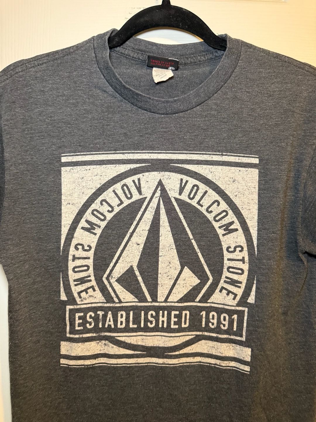Volcom Stone T-Shirt Size S Charcoal Gray Graphic Logo Tee 3