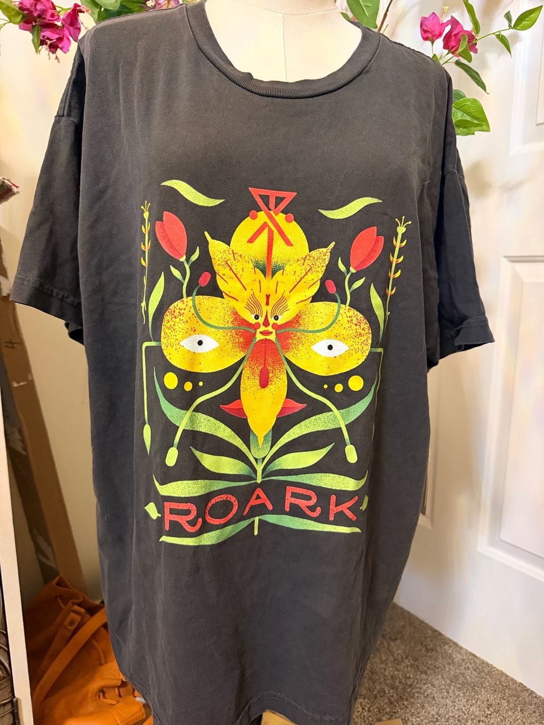 Roark Tomas Wildflower Oversized Tee Size M Black 2