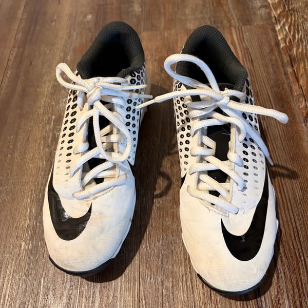 Nike Vapor Fast Flex Size 2Y Cleats