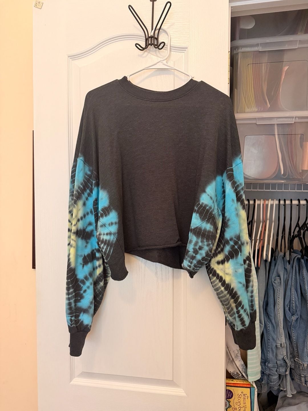 PINK Victoria's Secret Cropped Sweatshirt Size L Black Tie Dye 2