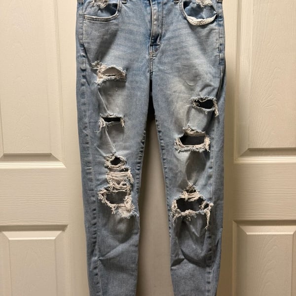 American Eagle Jeans Size 6 Regular Distressed Blue