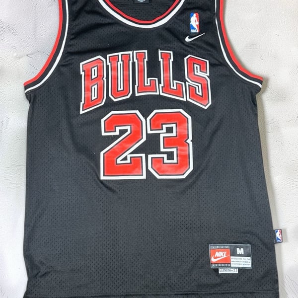 Vintage Nike Chicago Bulls Michael Jordan 23 Jersey Size M Black Basketball